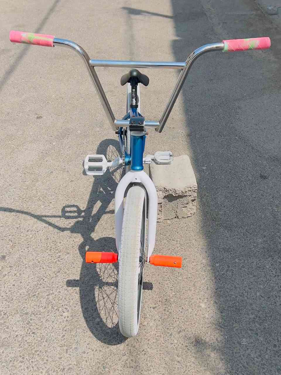 السلام عليكم
بايسكل BMX للبيع نوعيته KINK BMX  بايسكل مال استعراض (حركات)
كلش قوي تايراته لون ابيض بلادي والجسد نظافته فول الاستيرن اربع قطع والمكاين شوفنك. السرج أصلي وكله بوربرنك مابي صجم سعره 275 الف
للاستفسار ***********  الي مايعرفلهن لايكسر بالسلعه
