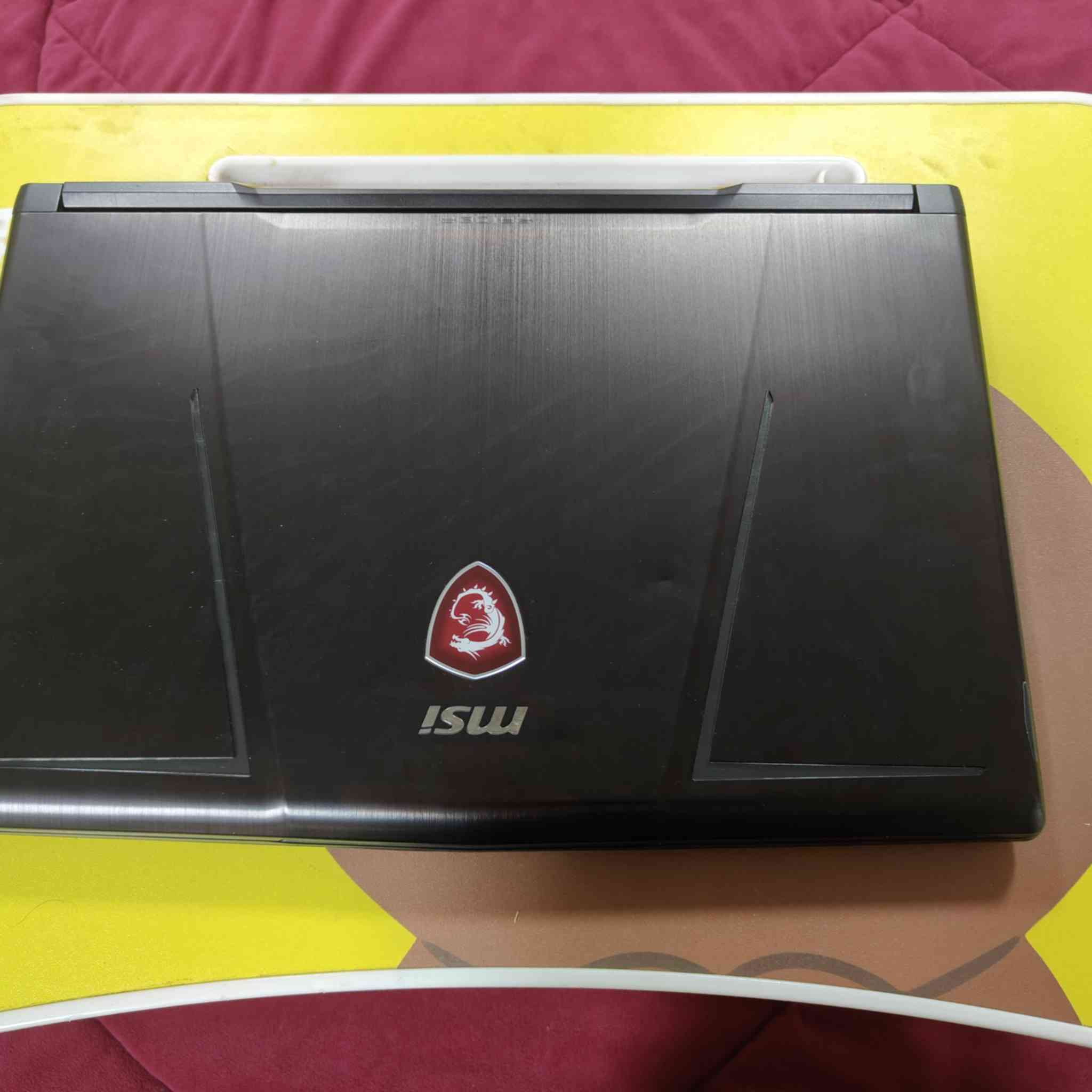 سلام عليكم عندي لابتوب كيمنق مستعمل للبيع ب650 الف قفل مع التوصيل لابتوب من MSI GE63 RAIDER RGB 8RE
معالج i7 8750H معالج قوي ب6 انوية قوية و12 مسار 
للالعاب الثقيلة والبرامج الثقيلة وبرامج 3D 
كرت GTX1060 GDDR5 6g كرت اقوى من RTX 2050 وقريب اداءه من RTX3050 
رام 8×2=16 DDR4 تردد2666
يحتوي دبل هارد 
الاول نوعية m. 2 256 والثاني HDD 1T
شاشة 15.6 IPS FHD  تردد120HZ
كيبورد RGB متغير الالوان وتقدر تغير الالوان من خلال برنامج خاص به 
بطارية تدوم ساعتين ضمان 
نظافه 95% 
ملحقاته كارتونته الاصلية وياه شاحنته ال180 واط مع هدية ماوس كيمنق احترافي 7 ازرار وماوس باد الي يريده يتواصل وياي بالخاص


**إذا كنت صاحب هذا الإعلان وتريد حذفه لأي سبب، رجاءا أرسل رسالة إلى الدعم الفني**