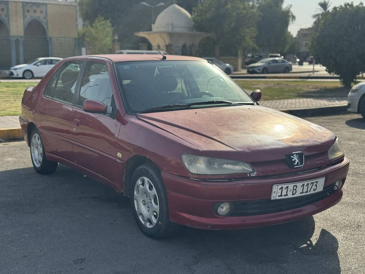 سياره شغاله وتمشي بيجو 2003 رقم بغداد بسمي كود مطابق وشبه مواليد السعر 55 وبيها مجال  مكاني بغداد الاعظميه رقمي ***********
