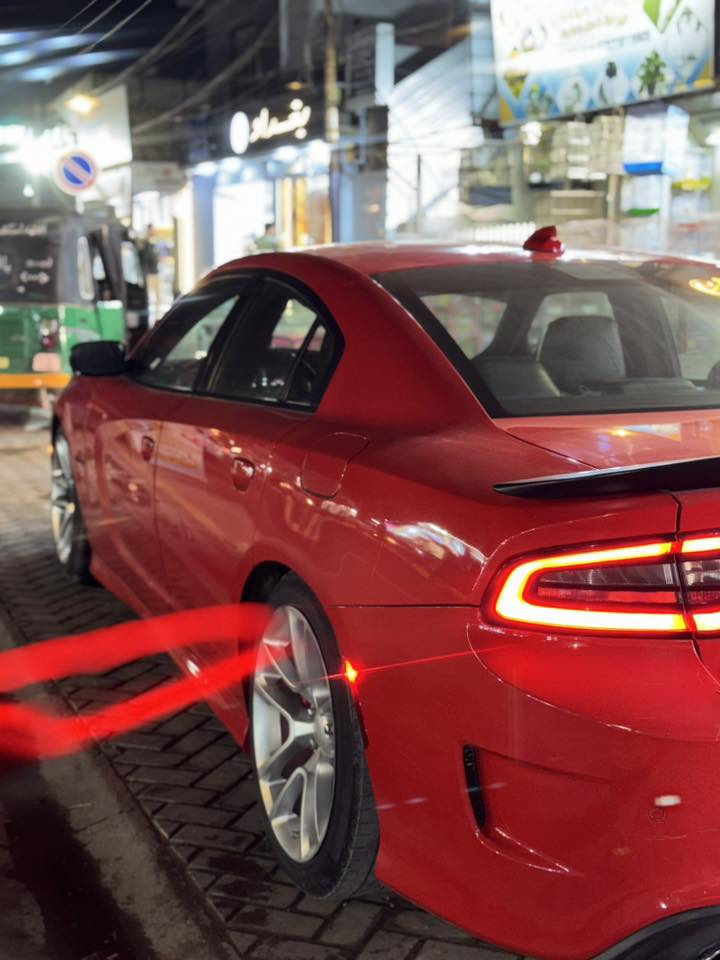 جارجر  لون احمر طماطة موديل 2022 

ماشية  61000 ميل

حادث جاملغ ايسر وبنيد صبغ فقط و جاملغ خلفي ايسر صبغ اثر طخة

كير ومكينة وتبريد مكفولات 

المواصفات سوبر تراك باك فتحة وبيها غرفة دايتونا  
رقم مميز  

السيارة ابلادية عليها برمجة مصطفى ايكل سيفتي وبيها تفريغ حجر فقط 

هزة جديدة

السعر  230$ وبيها مجال 

للاستفسار فقط واتساب واتصال
***********
