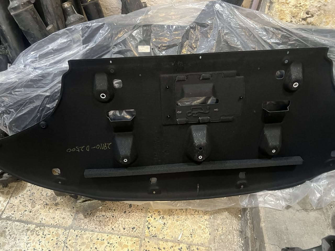 ومن الله توفيق محلات طارق الساعدي صيانه عامه وقطع غيار
كيا ستنكر وجننسسس ***********
