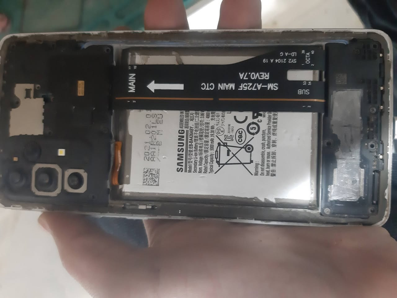 A72 
شاشه شغاله بس ما تلمس 
نقص ضهر موجود توصيل
سعره 35 الف
***********
