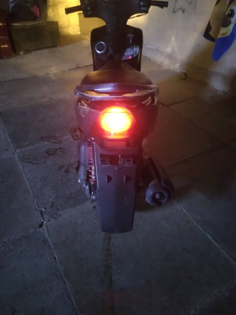 دراجة ثعلب كابريتر كفرات بلاديه دراجه مامفتوحه لمكينه رمبه بيه بس هذا لكسر كدامكم كابريتر بلاديه السعر ٧٠٠ وبيه مجال حك لجيه العنوان بغداد
 الدولعي ***********
