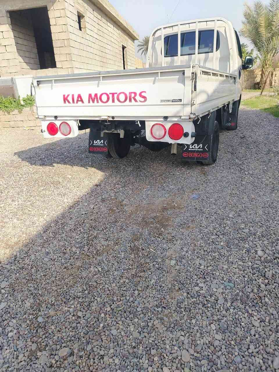 السلام عليكم كيا للبيع كصه جديده 2007 سياره جديده السعر 48 بيه مجال مكامي الزويه ***********
