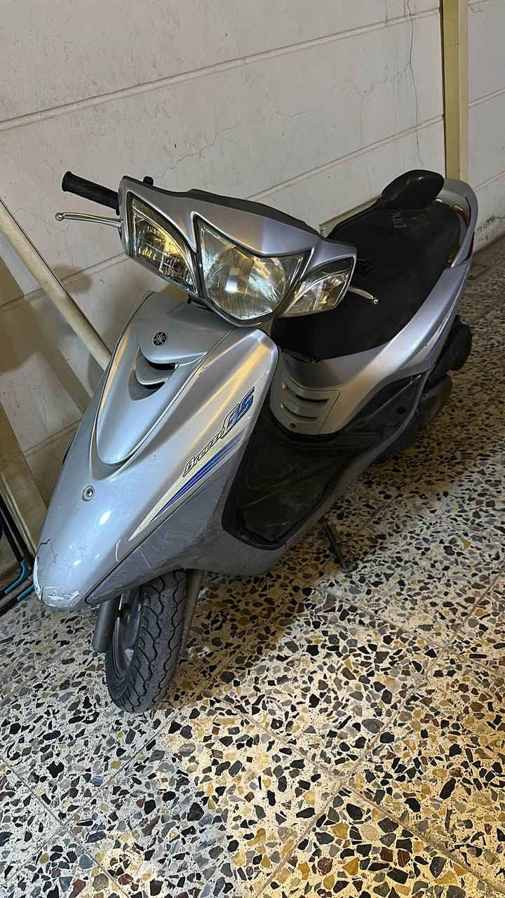 السلام عليكم دراجه بغبغا
ياباني بدون هندر 
دراجه رمبه رايدها ب800 وبيه مجال 
مكاني بغداد محموديه 
***********
