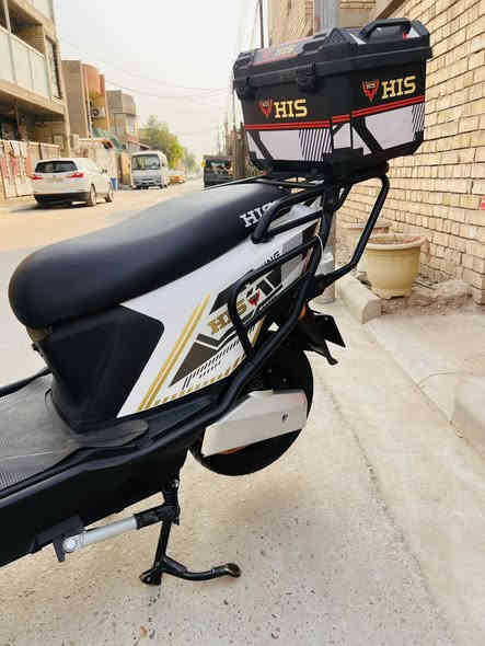 سلام عليكم ورحمه الله وبركاتو 
دراجه شحن نوع سكنس من شركه HlS شركه معروفه 

تجي بعدد بطاريات 6 كبار عدد التحويلات 3 بقدره ملف 2000w حقيقي عداد الكيلو متر 589 ماشيه  دراجه جديده وصل شراء المعرض موجود السعر 750 وبيه مجال قليل قليل *********** مكاني بغداد الزعفرانيه
