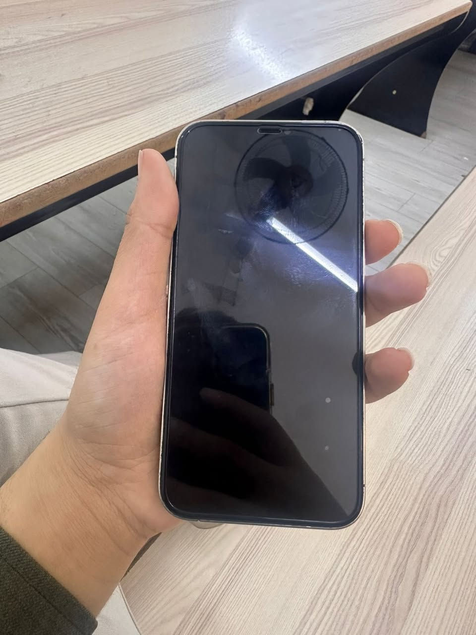 ايفون 12 برو ماكس بطاريه 81 رايده ب 550 وبي مجال ***********
