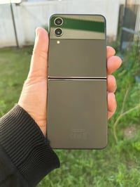 كالكسي زد فليب 4 • 128 جيجا • رام 8+8