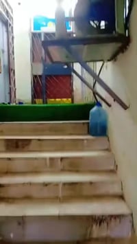 شقه للبيع سرقفليه المكان بياع شارع 20 التفاصيل على الرقم %07815650598