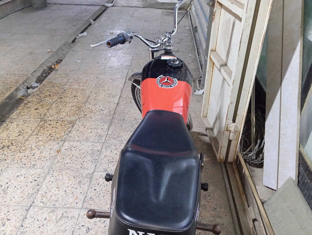 سلام عليكم دراجه نضيفه مكان ميسان حي شهدء مكينه اخير من الله  تعال و شوف بعينك بدون وراق و مكفوله كفاله شتريد حاضر سعر  ٨٥٠ و بيه مجال قليل 
***********
