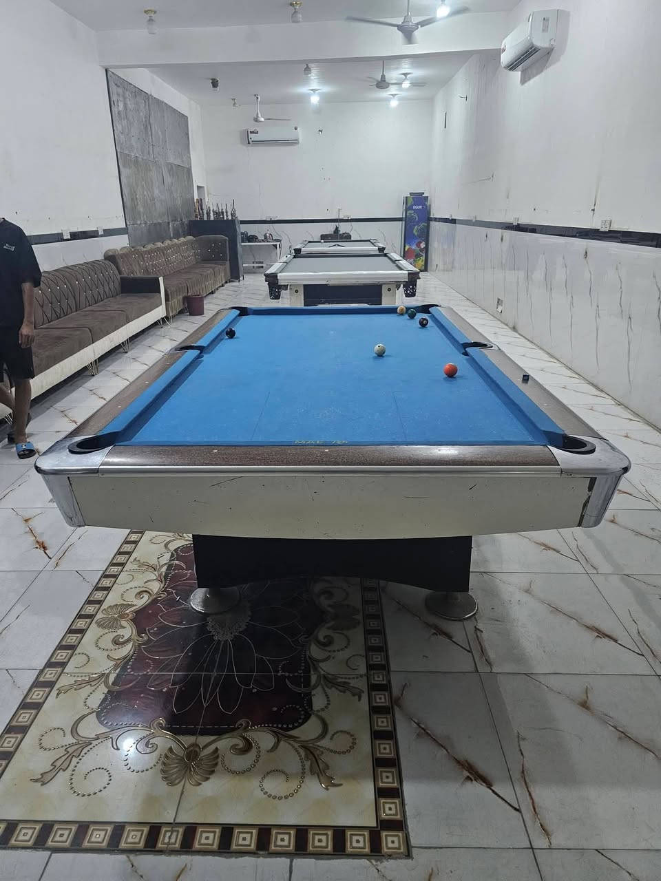 كوفي للبيع جاهزه  ويشتغل خير من الله موقع مرتب على شارع  ***********
