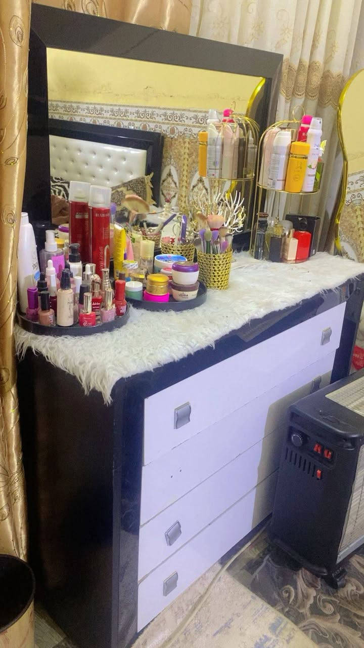 للبيع غرفه تركيه 
6 قطع جديده 
سعر 300 وبيها مجال 
مكان هيت @


**إذا كنت صاحب هذا الإعلان وتريد حذفه لأي سبب، رجاءا أرسل رسالة إلى الدعم الفني**