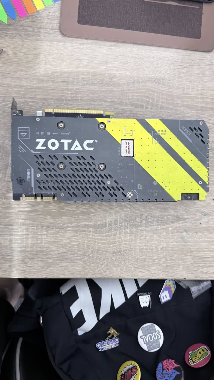 ***********
خابرني عله اي قطعه تريدهه ومرح اقصر وياك ... واذا تاخذهن كلهن بعد احسن ....... ملاحظة (اني مابيع و اشتري ووولا عندي امزونيات ومدري شنو ... هذني القطع اني مجمعهن بيدي وهسه قررت ابيعهن) + الكارت ممعدن بي وهلسوالف عله كد العاب تره )
