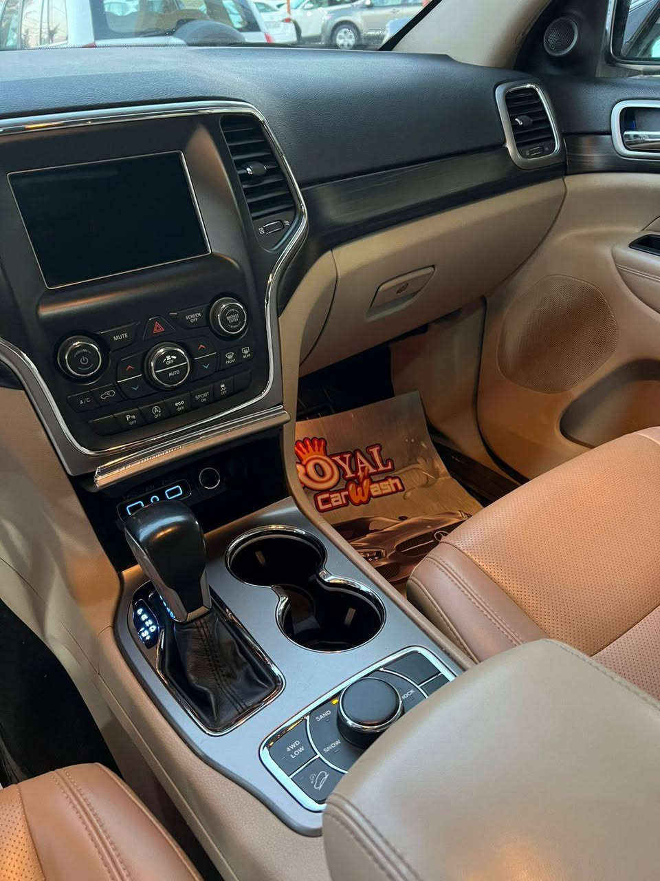 جێب لاریدۆ  2020 خلیجی 
سلاید کوشن جلد و کارەبا
شاشە کاربلەی بەصمە وشەغال 
حاسە پێش و دواوە 
ڕاداری دواوە  ئاوێنە کارەبا و ڕاداری ئاوێنە 
دەبڵ ئەکسل 
٤ مۆدی لێخوڕین 

سعر : لە کۆمێنت داوای بکە ڕاستەوخۆ بۆت دێت 🤖 

دەعامی بۆ دەعامی بێ بۆیاخ و بێ تەعدیل و بێ کرانەوە 
گێڕ و مەکینە بە شەرت بێ کرانەوە 

ژمارەی خاوەنەکەی 
***********
