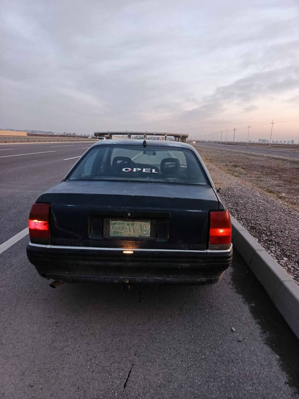 اوبل اوميگا 1992
 بێ دەعم بی لیدران 
سەنەوی و پیشنەی لەکەلە بەشەرتی مەدەنی دەیفرۆشم
بێ کیشەیە
گێر  بەشەرت مەکینەکی نوی تازە لو بەسترایە  سیارەکی پیشی توند وتولە سلاید
4تایە نویێ لەسەرە گەرمی کاربیاتی هەموو مەزبوتە فلەجە گەرمی هەموو بی کیشەیە 
سعر 18 وەرەقە مەجالەکی برایانە
شوين هةولير
*********** أربيل, العراق
