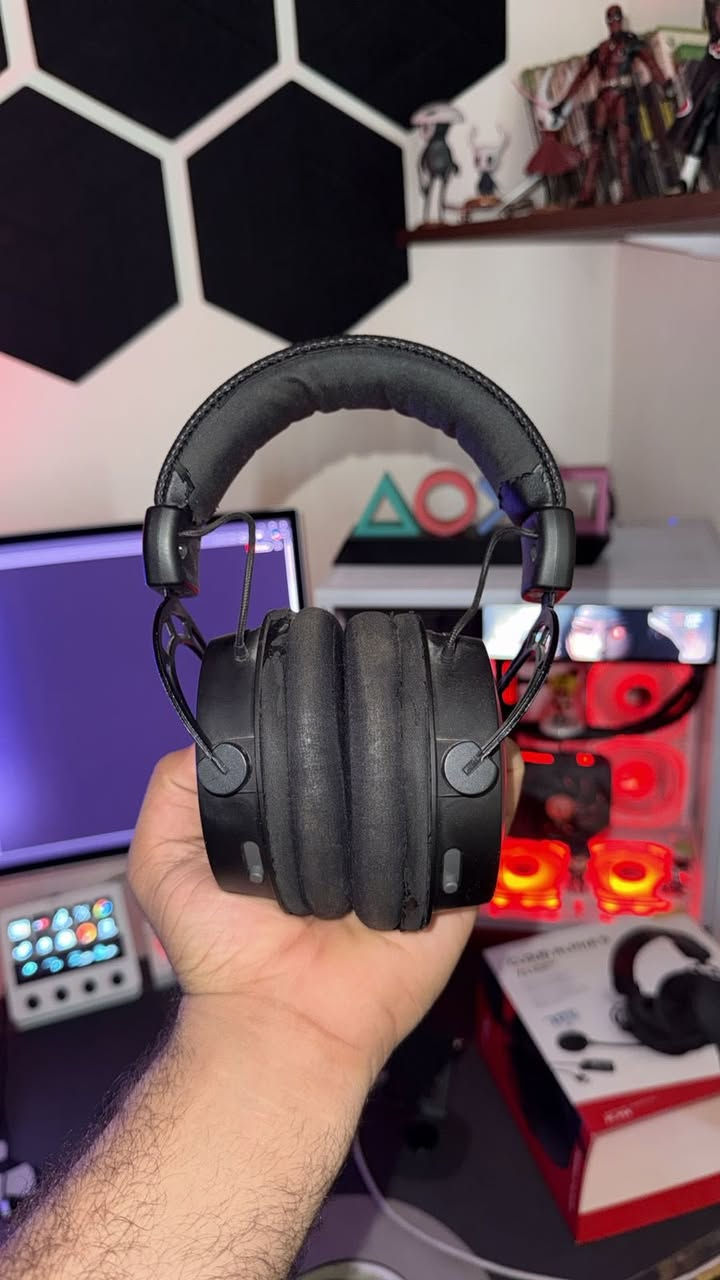 سماعة هايبر اكس نوع الفا اس غنية عن التعريف نظافتها 90‎%‎ كل ملحقاتها كاملة أჂ̤ خلل مابيها نفس ما تشوفون بالصوره فقط مخدات تبديل ورخيصات كلش سعرها 50 قفل مع التوصيل


**إذا كنت صاحب هذا الإعلان وتريد حذفه لأي سبب، رجاءا أرسل رسالة إلى الدعم الفني**