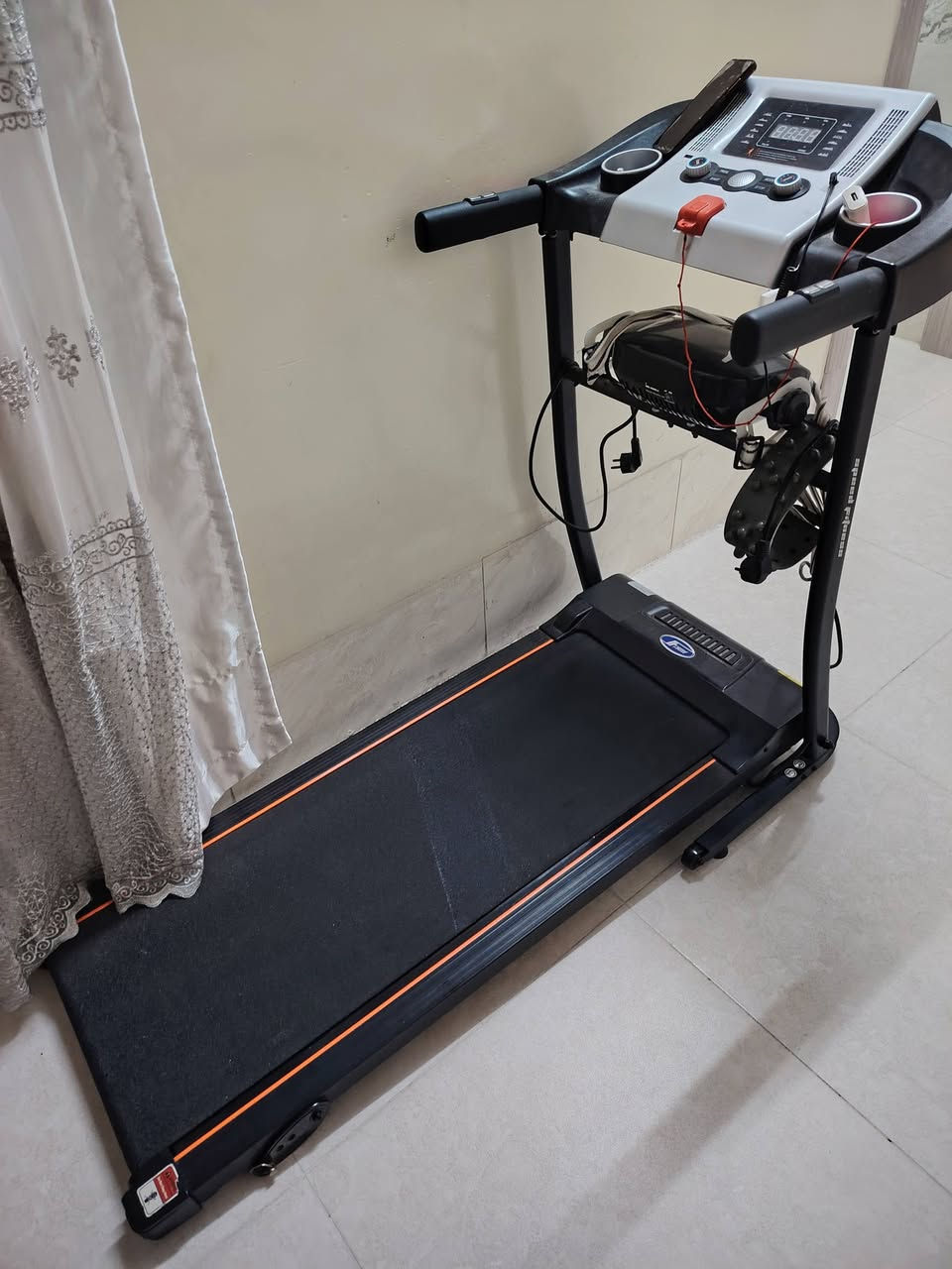 سلام عليكم 
عندي جهاز جري للبيع بي بلوتوث سماعه وبي تحكم سرعه وبي دقات قلب سعر 300 وبي مجال مكاني كركوك تواصل ***********
