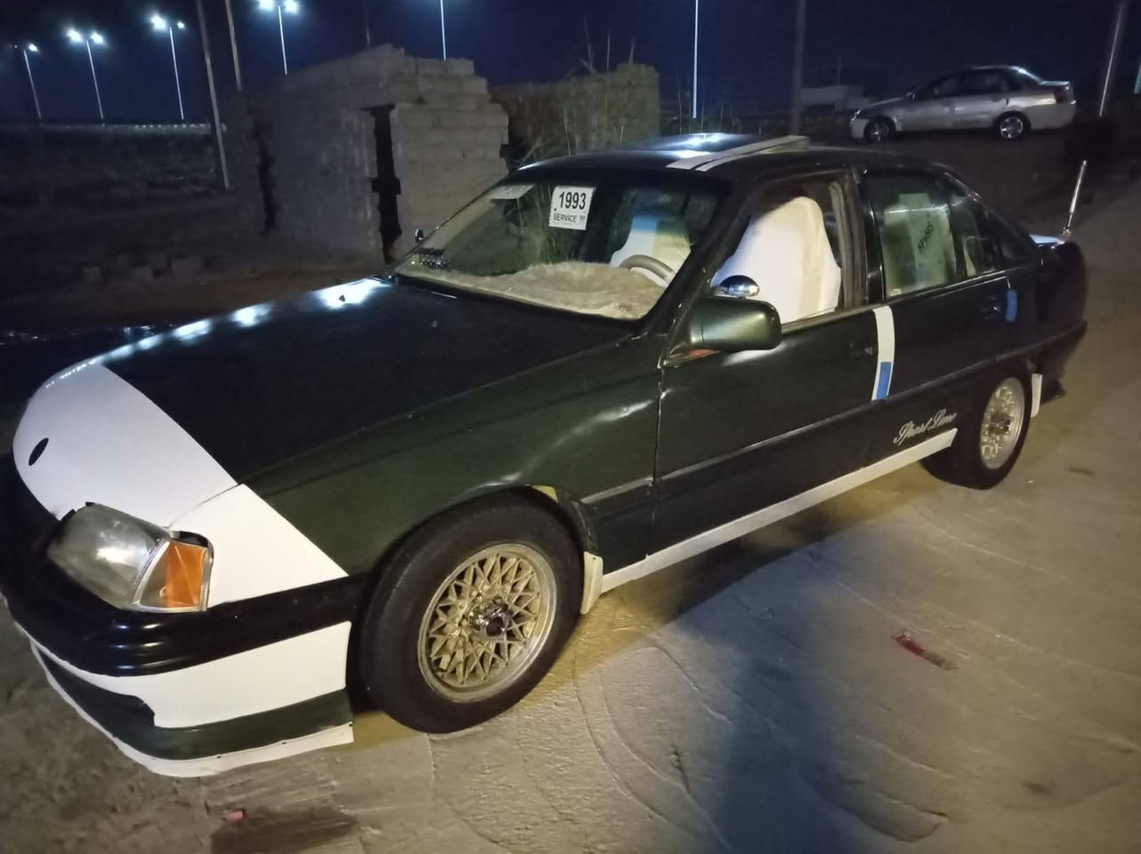 السلام عليكم اوميكه   92 كير ومحرك مكفولات السعر 25وبيه مجال *********** مكان السياره فلوجه
