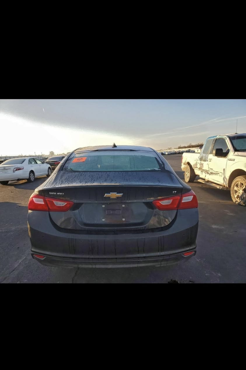 مدة الوصول 60 يوم قابل للتغيير
شفروليت ماليبو LT موديل 2024 محرك 1.5 توربو مع ناقل حركة أوتوماتيك ودفع أمامي وتوفر قيادة مريحة واقتصادية.تحتوي على فتحة سقف ونظام دخول ذكي بصمة مع تشغيل عن بعد وشاشة معلومات وترفيه تدعم أبل كاربلاي وأندرويد مكيف هواء قطعتين مثبت سرعة، بلوتوث
ومرايا كهربائية من ناحية السلامة تشمل كاميرا خلفية، حساسات ركن، نظام فرامل مانعة للانغلاق ABS
ماشيه 57 

الضرر كما موضح بالصور 
عرض خاااص
يمكن  إدخالها على كتاب الشهداء بسعر 90 ورقة 
أو شمالي بسعر 115 ورقة مصلح كاتي

للاستفسار والتواصل على الخاص أو الاتصال على الأرقام التالية:
📞 *********** – آسياسيل
📞 *********** – كورك
