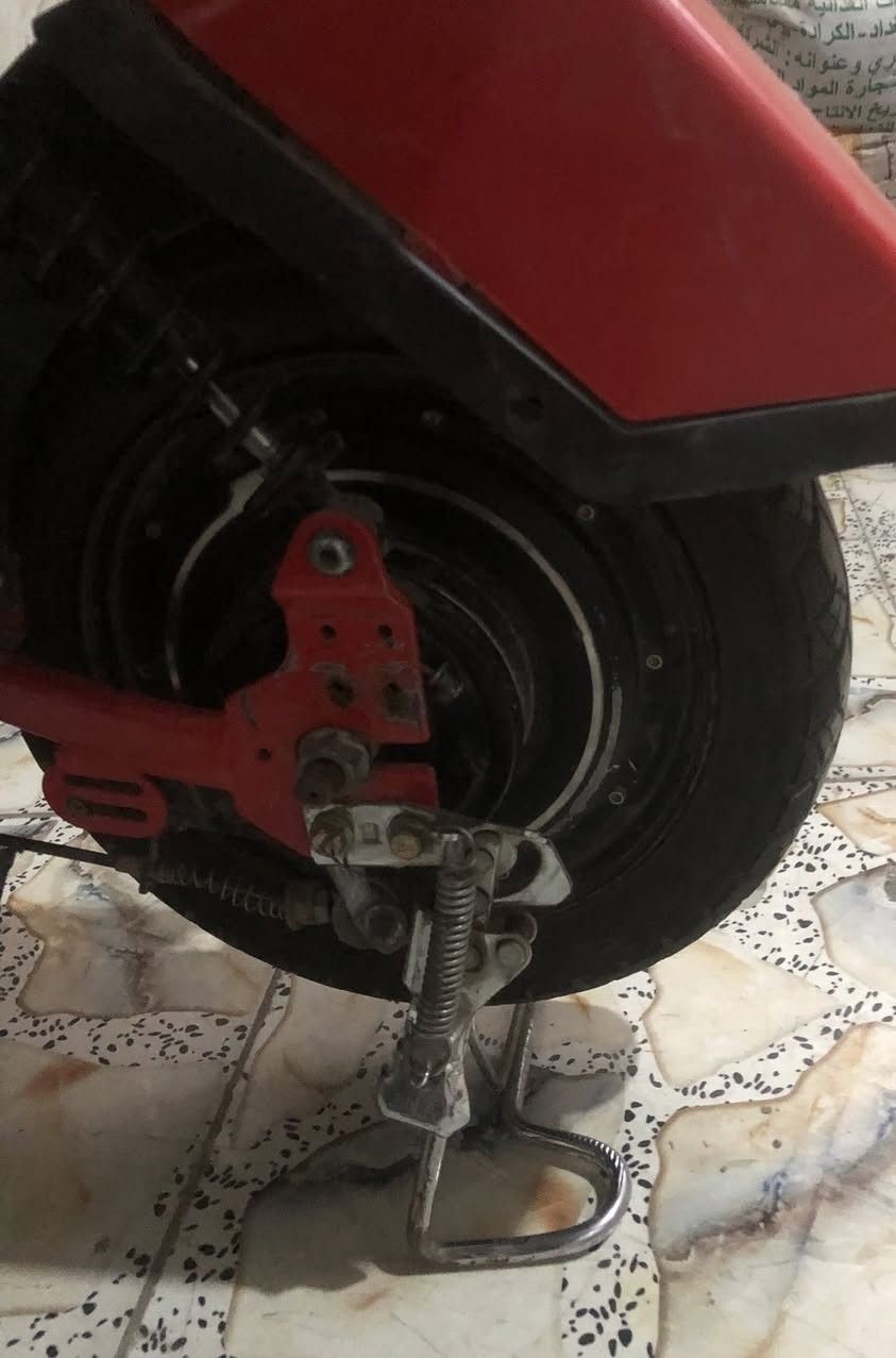 دراجه  شحن حجم16 تلث  سرع لاول30 الثاني 50  والثالثه70  السلبيات  شاشه  مكسوره  بس مثبتهه  مثل  متشوفون اوالعقل  مبدل  بس  مابيشي او  شغال  بس  ميطلع  السرع او  هورن  ماكو  الايجابيات دراجه  حلوه  اوسريعه   ضوه شغال  اربع  بطاريات  مابيهن  شي  تمشيك40كيلو ملف  قوته 400   او  السعر  200  اوبيهه  مجال للطيبين عنوان بغداد  الطوبجي  فتحه المرور  والرقم07705393 703
