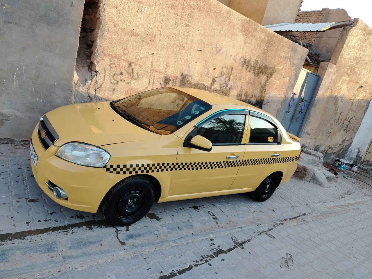 سلام عليكم افيو 2009 خليجي شركه العامه بسمي تحويل ثاني يوم سياره مكينه مفتوح  كير حداديه تخم تاير تبريد كلها جاهزه سياره بيه ضربه بجنطه لايحه الحوض ومعمره ومصبوغه احزام مكفوله من كص سعر ٣٨ وبيها مجال مكان نجف كوفه ***********
