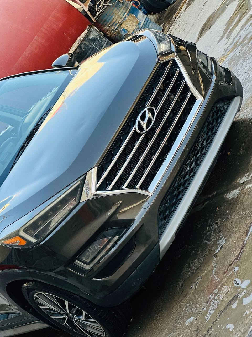 السلام عليكم
توسان 2019 وارد امريكي 
فول مواصفات واحد على واحد 
بنوراما 
5 كامرات 
شاحنه وايرليس 
كشنات تدفئه تبريد 
الستيرن تدفئه 
صندوق بصمه 
مكفوله من الشاصي واللغد 
مكفوله مكينه وكير 
تخم تاير 
باتري جديد 
تبريد ثلج 
مكينه 2400 
مكان بغداد 
السعر 170 وبيها مجال حق الجيه 
رقم الهاتف ***********
