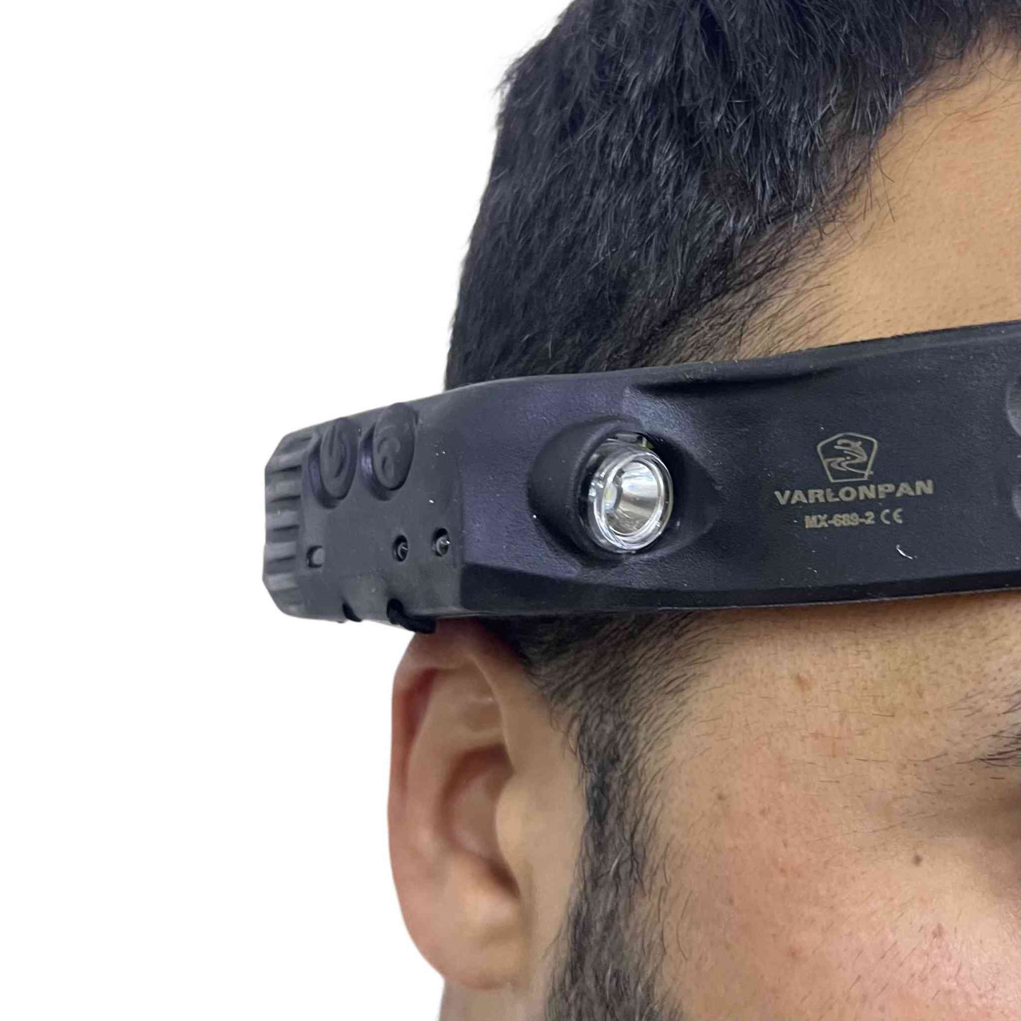 كشاف رأس متعدد الوظائف W689-2 بحساس حركة وشحن USB

كشاف رأس عملي مناسب للاستخدام اليومي والعمل الليلي، بتصميم مريح وإضاءة متعددة الأوضاع.

• مزود بحساس حركة (Wave Induction) للتحكم السريع بالإضاءة

• يحتوي على ضوء تحذيري وإضاءة قوية للفتيل

• أوضاع إضاءة متعددة (Gear Parsing)

• بطارية قابلة للشحن مع منفذ Type-C Charging Port

• تصميم خفيف ومناسب للارتداء على الرأس

• عمر استخدام طويل

• الموديل: W689-2
• النوع: Multi-Function Induction Headlamp
• الشحن: Type-C
• الوظائف:

Wave Induction
Warning Light
Highlighting the Wick
Long Lasting Life

محتويات العلبة:
• كشاف رأس
• رباط تثبيت للرأس موصل, نينوى


**إذا كنت صاحب هذا الإعلان وتريد حذفه لأي سبب، رجاءا أرسل رسالة إلى الدعم الفني**