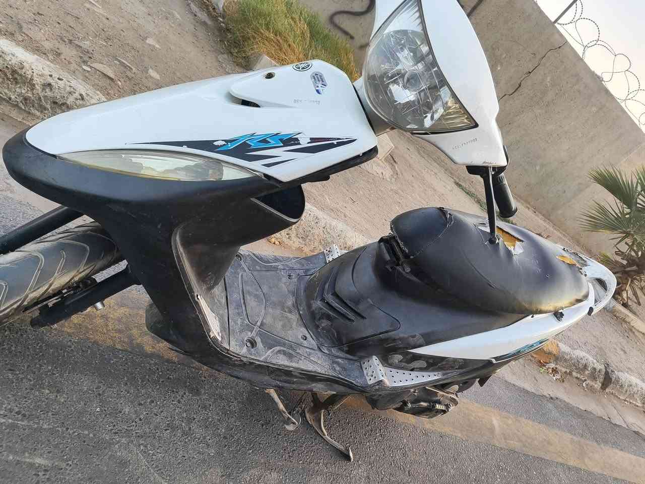 السلام عليكم ورحمه الله وبركاته للبيع دراجه ماكس عدله 120كامله نقص فقط باتري سعر 450الف مكاني بغداد ساحه عدن هاتف ***********
