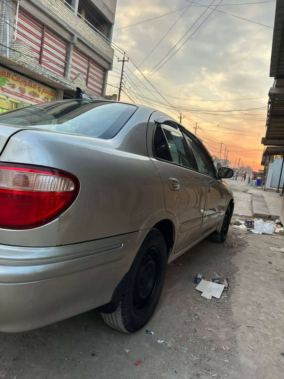 السلام عليكم اخوان 
سني ياباني 
موديل 2003
بيه ضربه بل جاملق الأيمن الأمامي 
سياره جاهزه صدر امامي خلفي 
مكينه بل جيس 1800 قبق اسود 
كهربائيات كوله شغاله 
مكان بغداد ابوغريب 
السعر:74 وبيه مجال 
رقم الهاتف:***********
رقم الهاتف:***********
