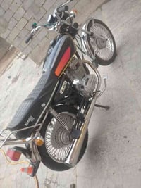 07821658326السلام عليكم دراجه لبيع تعمير كلك  قفله 550