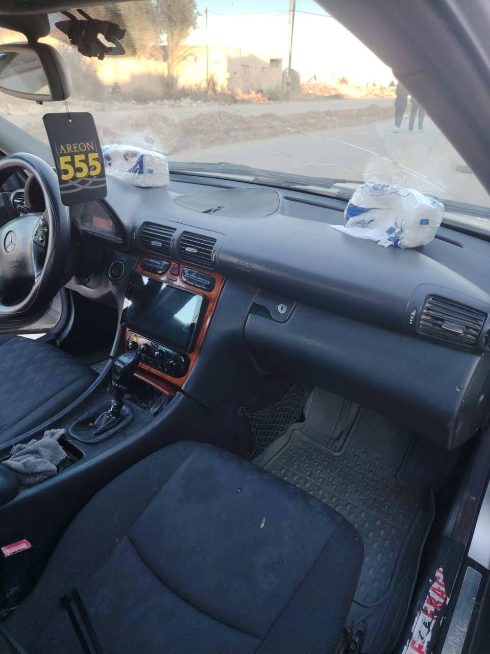 مارسدس سي 203 رقم دولي اربيل مكينه بلادي اربعه سلندر كنمبريسر  كير عادي سبع نمر تايرات جدد سياره جاهزه تبريد ثلج سياره حلوه مكفوله من الضربه بيه صبغ بنديد موديل 2001 العنوان الناصريه الرفاعي ***********.      السعر 65
