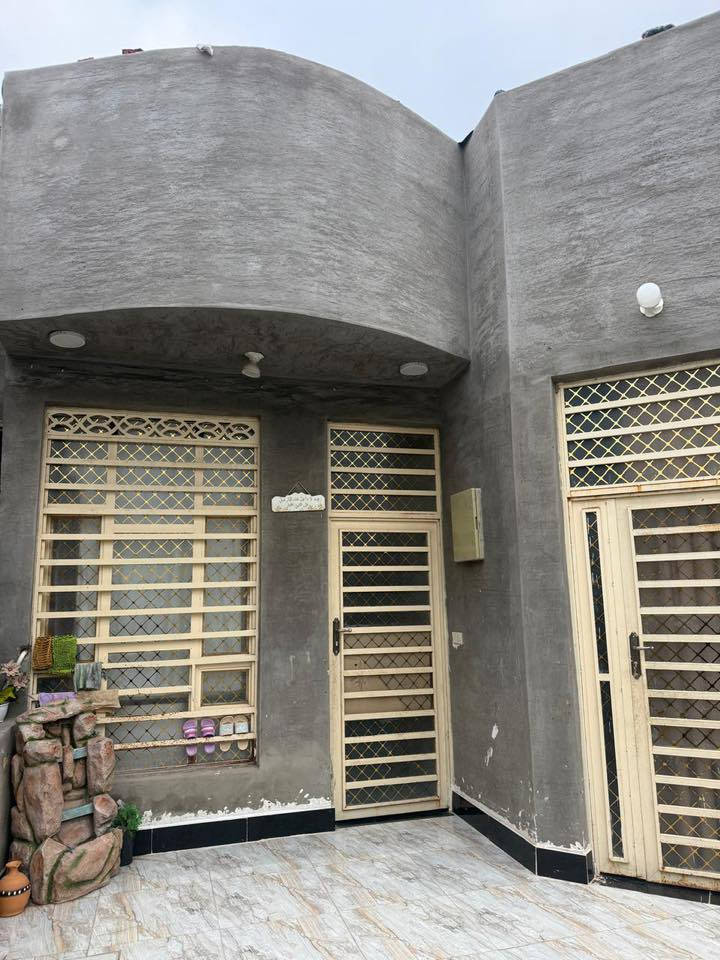 150 م للبيع حي الحكيم شارع إفران الهادي للاستفسار الاتصال على الرقم ***********
