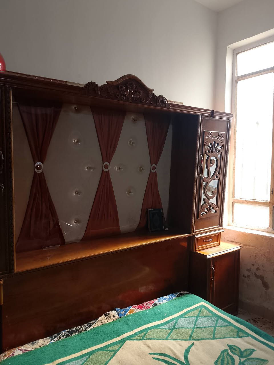 سلام عليكم غرفه للبيع مستعمله تزكام مو سوكي فيها اضرار بسيط سعر مليون و100(***********
