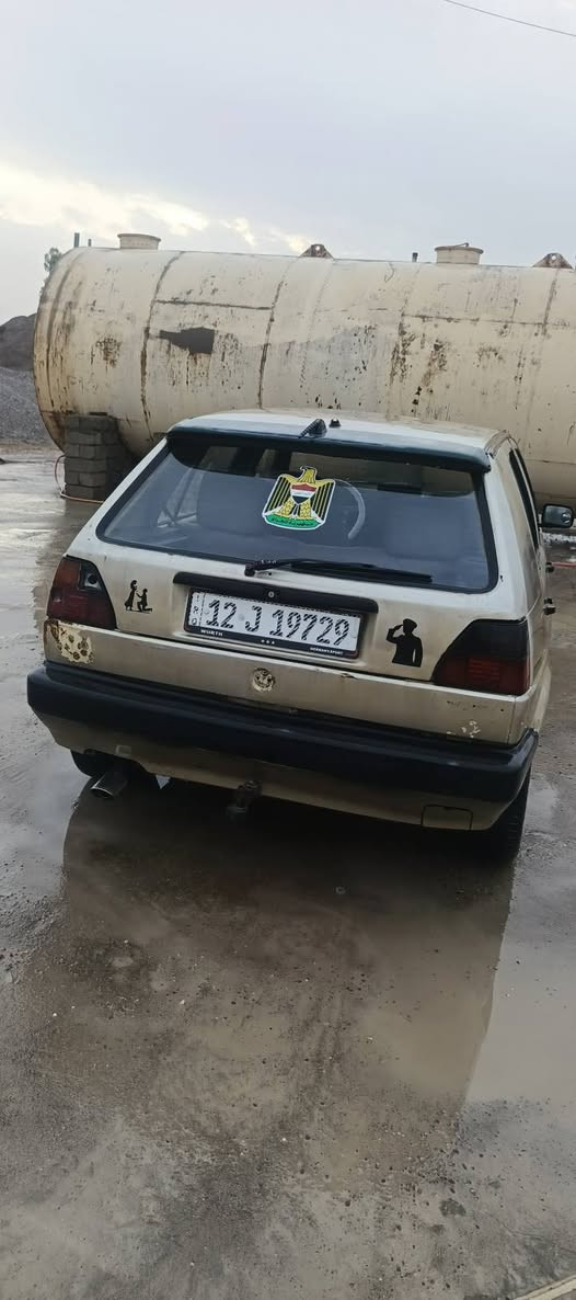 السلام عليكم عندي هاي السياره للبيع مديل 91
السياره كير محرك شرط 
كربون
باتري جديد تيات جديد طخم نضيف السياره بيها ملاحظات 
رقم جديد هزه جديد شرط التحويل 
السعر 23 وبيها مجال 
***********
