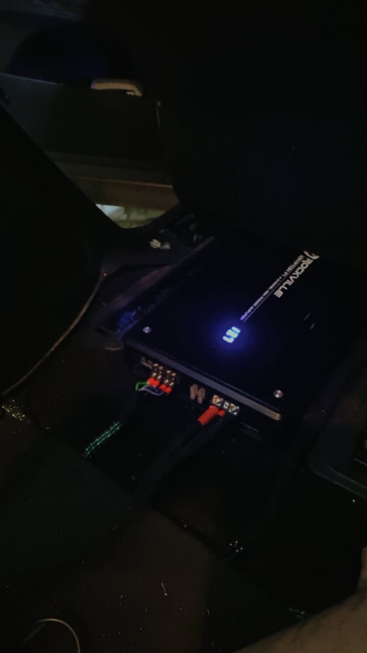 تم العمل على توسان 2025 هايبرد 😉🔥
تم تبديل منظومه الصوت ب الكامل من البلادي الاعتيادي الى النظام الاحترافي🔥😍💪🏻
تم اضافه تخم سماعات هارمن كاردن مع اضافه تويترات اماميه بدشبول😁👇
مع اضافه امبلي فاير اربعه جنل لتشغيل المنظومه بقوه 500ارمس👌♥️
مع اضافه دمام بايونير بقوه 1200 واط😎💪🏻
مع اضافه ضفيره  خاصه للسماعات نحاس100ب100 مغلفه الياف فايبر كاربون ومعزوله عزل تام🔥🔥
مع اضافه كيبلات 4كيج نحاس مع فيوز بقوه 100 امبير
ونتيجه امامكم 
مكاني بغداد طالبيه بنزله جسر مال فلكه 83 بشارع مستشفى ابن البلدي الزهراوي شغلب ب بيت ويوجد توصيل كافه انحاء العراق مع ضمان 
***********
