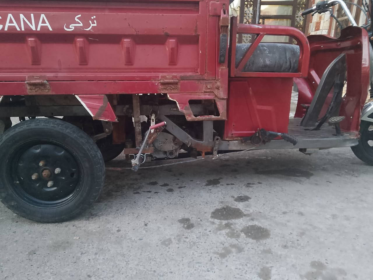 ستوته شحن محوره محرك بانزين شغال وايرمنيه شغاله سلف شغال السعر 400جانب الايمن ***********
