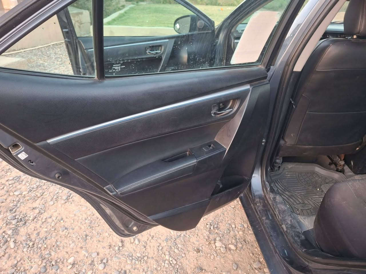 السلام عليكم ورحمة الله وبركاته.. كورلا موديل 16.S مواصفات دبل گير اوتوماتيك و عادي 7 نمر شفتات فتحه سقف سلايت روم. كشنات جلد. اشاير بالمري. بيها قطعه وحده بس البونيد بدون دواخل بيها ملاحضات قليله.. للمراوس ***********/*********** سعرها 130 بيها مجال مكاني الحويجه قرى الحلوات
