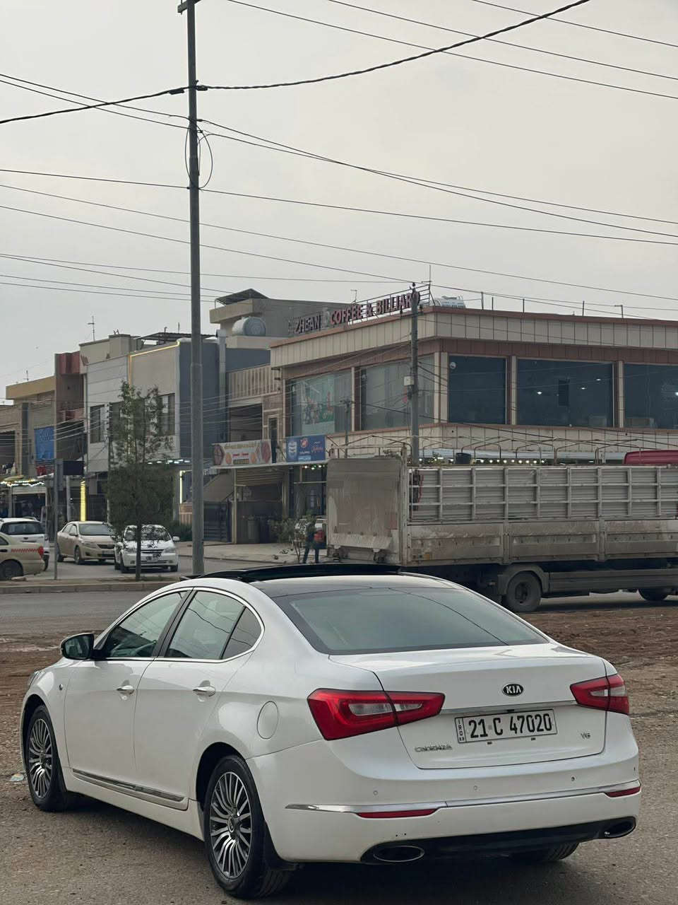 Kia Cadenza 2014

کیا کادینزا 
مەلەکی 
فول مواسەفات
پانۆڕاما 
بەسمە 
پەردە 
ناو سپی. 
 ٤ کوشن گەرم
کوشن خەزن 
تەحەکومی تەزیل و کوشن و گەرمی لە  دواوە 
٤ تایە و ویلی نوی 
گێڕ و مەکینە بەشەرت 
سەنەوی و ژینگەی نوێیە تاکو 2030
یەک دینار مەسرەفی نیە 
دوو پارچەو نیوی بۆیاغه بێ لێدران بێ ژوورێ
وەکالەو پەنجە مۆر بەشەرت
نرخ  - 120 
ژ.م:*********** أربيل, العراق
