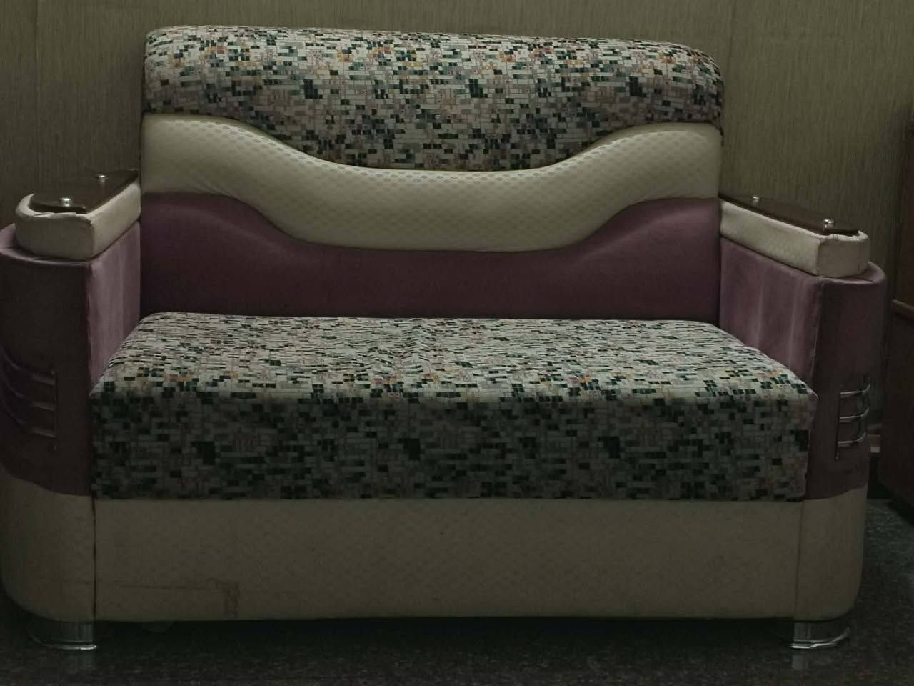 تخم تسكام 10مقعد نضيف جدا مع غطوته ب325
مكان حله حي الجزائر 
الي عنده غراض او غرف نوم انشرهن للبيع والي نسبه بسيطه يتفضل خاص


**إذا كنت صاحب هذا الإعلان وتريد حذفه لأي سبب، رجاءا أرسل رسالة إلى الدعم الفني**