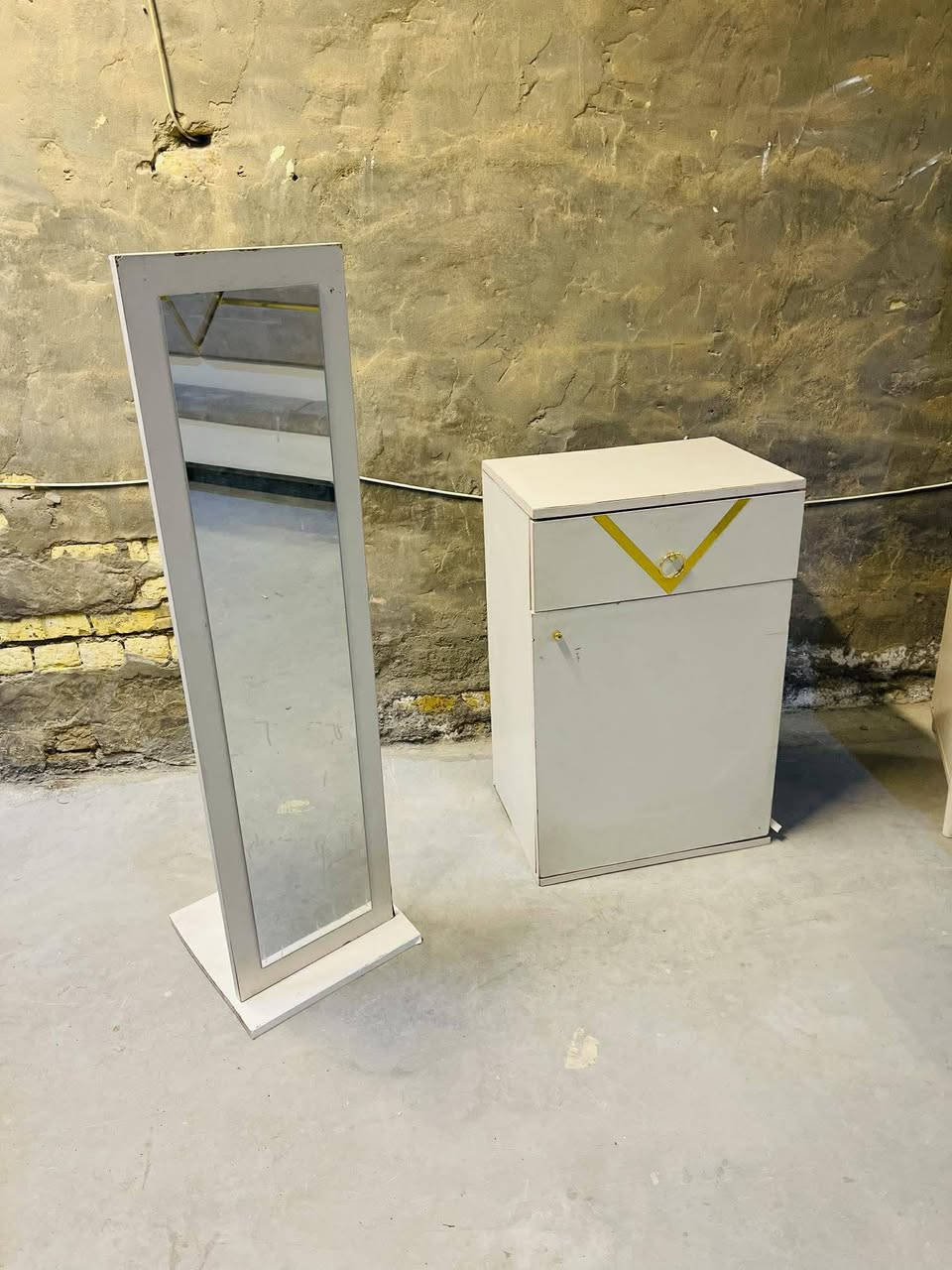 غرفه ترڪي مستخدم
مديل حديث 🇹🇷
10قطع 
جربايه مخزن 🛌
شازلون مخزن 💢
نضافه 95\💯
نضام ابواب 💢
السعر 750قفل 💸
***********
مع شد🪛 ونقل 🚚  مجاني  داخل بغداد  محافظات بكروه
