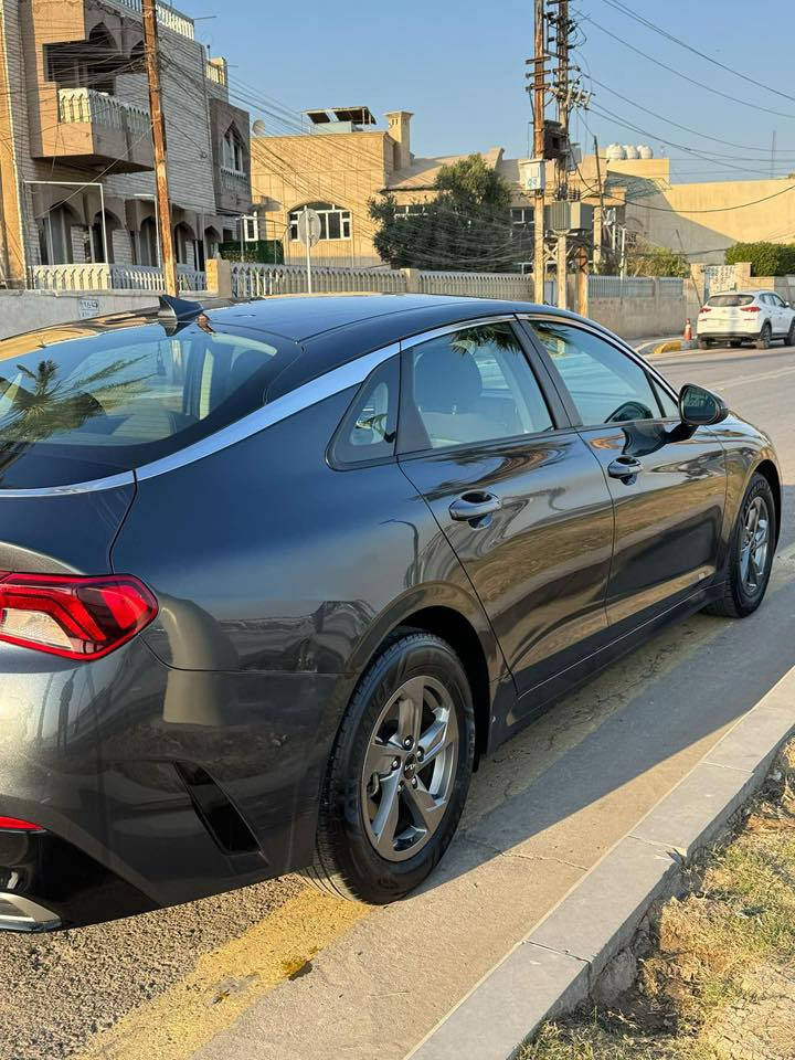 ____ السلام عليكم _____
للبيع للبيع K5 2022 وارد امريكي 

الضرر فقط باب السائق مبدل نفس لون باقي السياره ليبل واحد 

ماشيه 75 الف ميل 

المواصفات / بصمه تشغيل عن بـعد 

كار بلي تبريد تدفئه كـلشي جهاز 

لايت زينون  سياره نص فول  

ويل 16 تخم تيار جديد 

مكينه كير كفاله 

كـلشي مناقصها سياره خير مـטּ اللهہ 

سياره رقم اربيل جديد

 تحويل وكاله شتريد حاضر 

السعر 165 

مكاني بغداد الكاظميه 

للاستفسار واتساب / ***********
