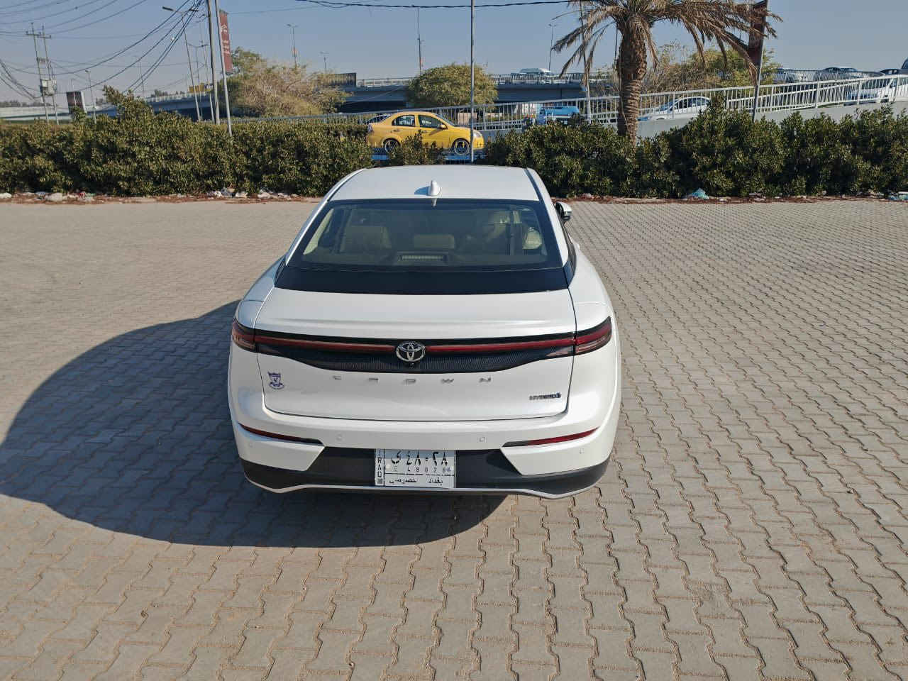 السلام عليكم
سيارة تيوتا كراون هايبرد وكالة sas تصنيع ياباني موديل 2023 للبيع 
السيارة تحت ضمان البطارية والصيانة 
ماشية 20 الف فقط 
مكفولة كفالة عامة 
كامرة ٣٦٠ 
رادار امامي 
رادار جانبي 
تحديد مسار تفاعلي
تحذير تصادم امامي وخلفي 
تنبيه تصادم عند فتح احد الابواب الاربعة 
مقاعد تدفئة وتبريد 
قطعة تبريد خلفي 
تحتوي على ثلاث أنظمة قيادة 
النظام باللغة العربية 
بطارية نيكل الملائمة لاجواء العراق الحارة
وباقي المواصفات المعروفة 
السعر 55 مليون قفل 
المكان بابل 
للاستفسار الاتصال على الرقم ***********
