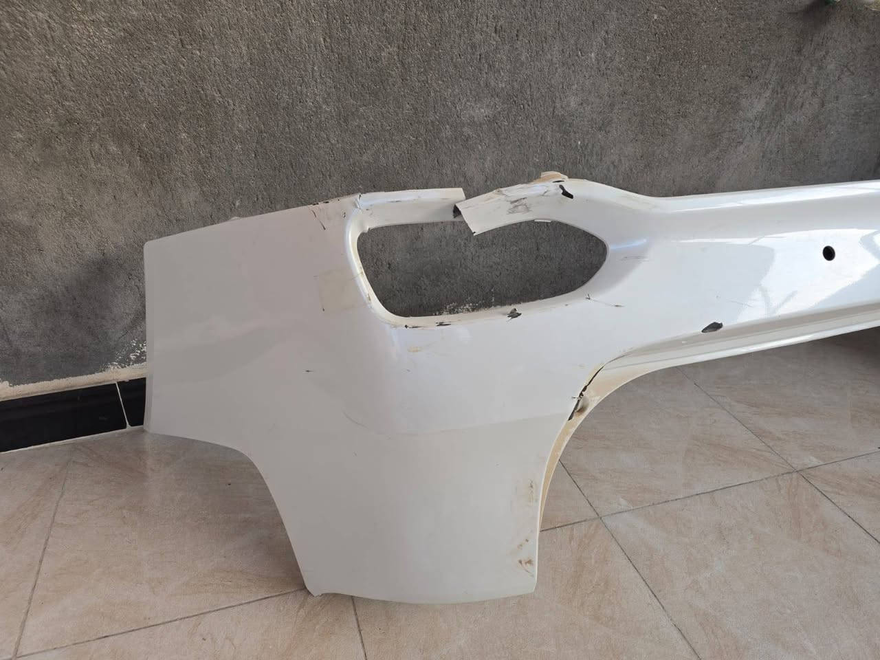 دعاميه سورنتو 2019 وارد خليجي لون ابيض صدفي فيها ضربه كما موضح في الصوره للبيح للتواصل عبر الرقم
***********
