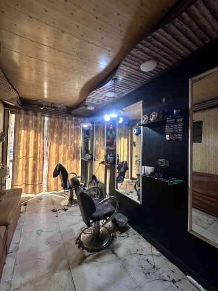 للبيع محل حلاقة جاهز للعمل
للبيع او للايجار محل حلاقة كامل التجهيز في حي الميلاد – شارع الجنة – عامود 139 – قرب شارع الحولي.
المحل مشتغل ومستمر منذ عام 2018، ويباع بسبب عدم التفرغ فقط.

محتويات المحل:
 • 3 كراسي حلاقة
 • ديكور مرتب
 • تجهيزات كاملة وشغّالة

للمهتمين والمعنيين، التواصل يكون على الرقم ادناه

***********
