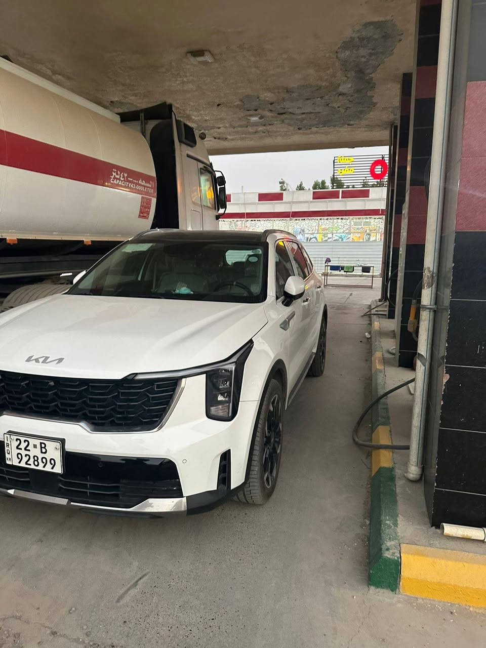 السلام عليكم
للبيع سورنتو موديل 24 رقم اربيل خليجي ضمان 5 سنوات وباسمي ..
محرك 6سلندر 
بانوراما 
داتا شو 
ويل حجم 20  
كير ماوس
هندبريك بصمه 
تشغيل عن بعد والصندوق والكراسي كهرباء 
مكفوله كفاله عامه 
السعر ٣٢٥ ورقه وبيهه مجال بسيط
***********
