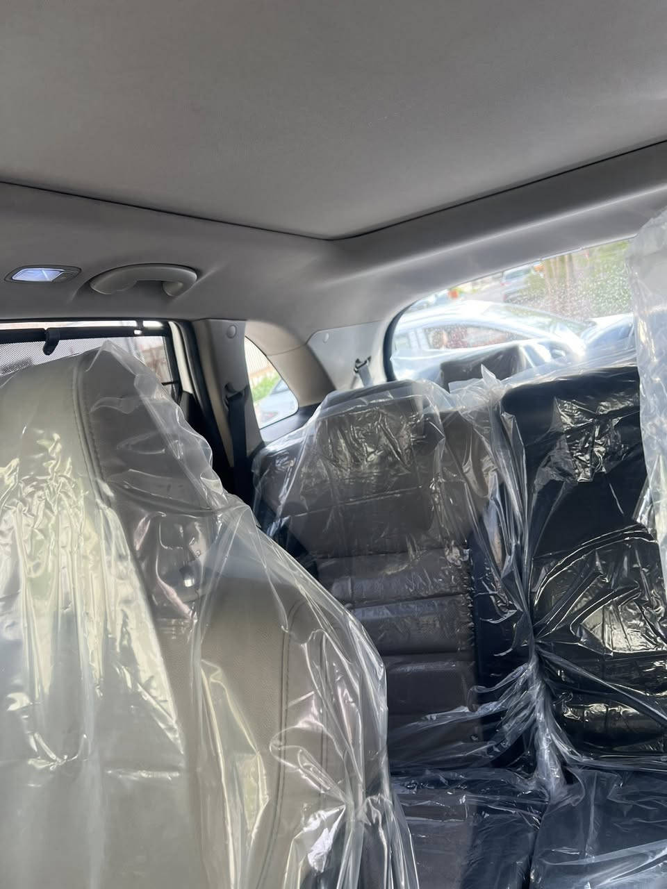 سلام عليكم اخوان سياره كياسورنتو موديل 2016السياره خليجيه الشركه الدوليه نظيفه استخدام شخصي ماشيه 120كيلو اللون صدفي لد امامي لدات خلفيه لايت زنون زراك لايت حساس امامي حساس خلفي كشنات جلد تدفئه وتبريد سبعه راكب ثلاث قطع تبريدبانوراما اخوان السياره فول مواصفات خليجيه اناره ترحيب عند الاقتراب من السياره المري الجانبيه شفط عند التقفيل صدر امامي خلفي قبل شهر مبدله زائد تخم تاير متصرف عليهاًدينارمكفوله بدون قطره صبغ السعر (20500)يعني شدتين وخمس اوراق رقم السياره انكليزي رقم بغداد موجوده في بغداد حي الجامعه للاستفسار رقم مبايل صاحب السياره ***********
