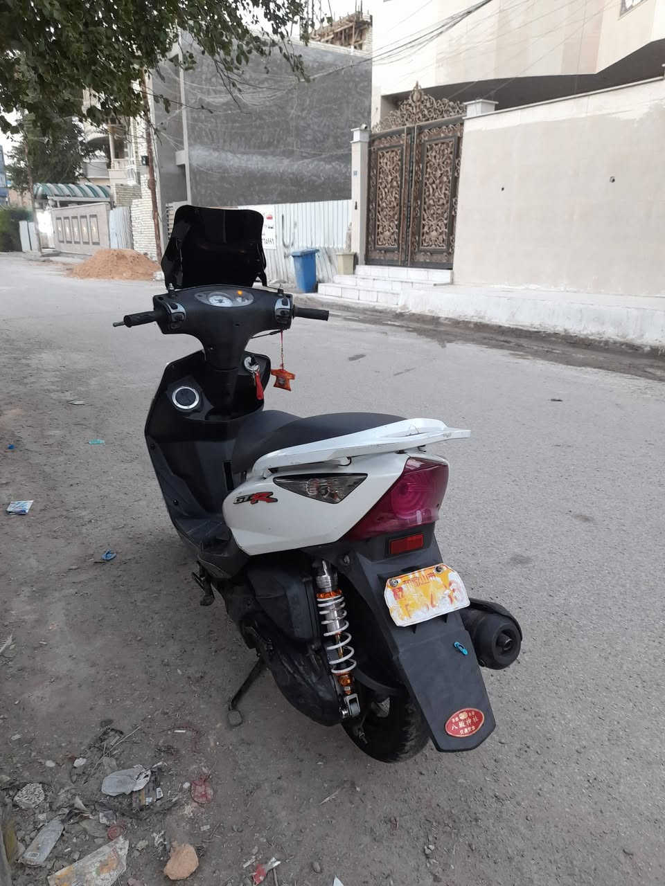 السلام عليكم دراجة للبيع ياماها gtr ثعلب دراجة صارلهة ٩ ايام نازلة حاوية من معرض يوماها دراجة كفالة عامة من شخط ومكينة كفالة كفالة بيهة تزويد صدر RGS أمامي وخلفي RS  اصليات بلادي دراجة نوزل كلة محسن أدير آلهة ودراجة مال جناي كلشي بيهة شغال دشبول اشاير هورن عالي وناصي بيهة يدات تدفئة برك بل مكان بيهة حساسات بيهة تايرات تايوان 🇹🇼 جديدات وبيهة اوراق ومكاتبة ومنفيس 
مكان بغداد جديدة تل محمد  رقم *********** 
سعر دراجة     ٩٠٠ وبيهة مجال
