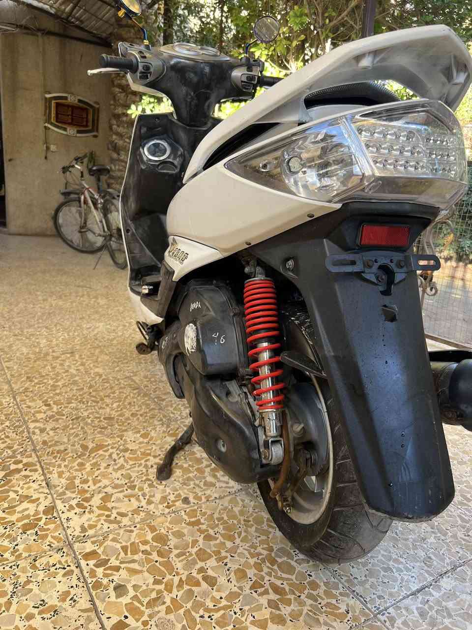 السلام عليكم سكنس فحل ياباني نوزل ام الطلاعات بك لايت لد كلاجات رياضيه دراجه مال رمبه  نضافه 100‎%‎ الدراجه مكفوله السعر (مليون )وبيه مجال العنوان بغداد رقم الهاتف*********** واتساب موجود
