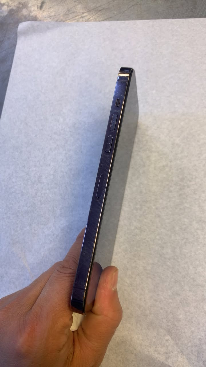 ايفون 14 برو ماكس ذاكره 256 بطاريه 78 مكفول من كلشي فيس ايدي كلشي شغال بس مبدل شاشه اصليه للبيع مكاني بغداد العبيدي ***********
