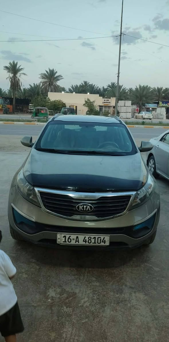 سبوتج ٢٠١٦ خليجي مصبوغه حزام بدون دواخل محرك ٢٠٠٠ دوش سياره جاهزه السعر ١٠٠ $ وبيها مجال تفاصيل اكثر اتصل ***********
